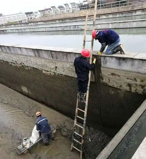 侨乡街道开发区污水池堵漏